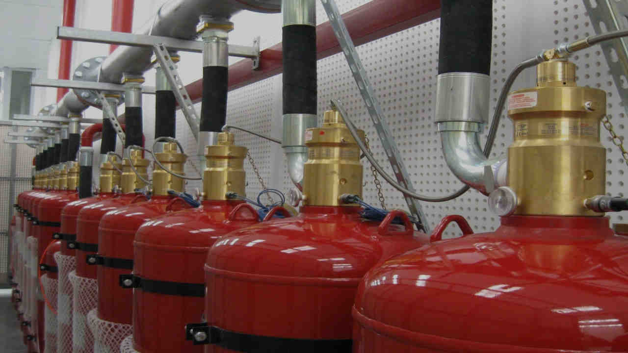 Rangkaian Multiple-Cylinder pada FM-200 Fire Suppression System